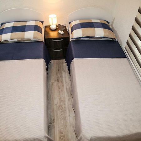 Apartment Marina Pavic Хвар Экстерьер фото