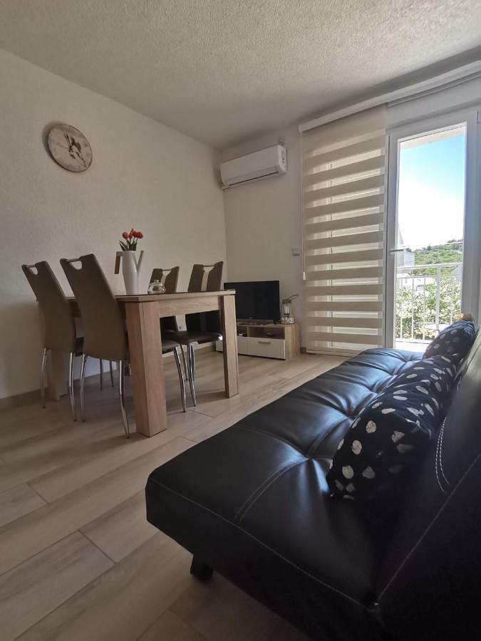 Apartment Marina Pavic Хвар Экстерьер фото