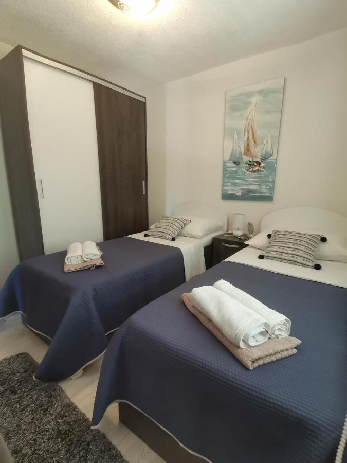 Apartment Marina Pavic Хвар Экстерьер фото