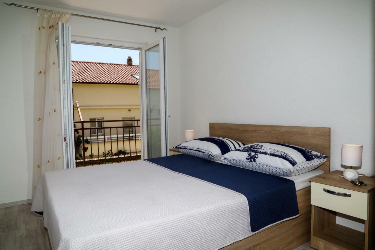 Apartment Marina Pavic Хвар Экстерьер фото