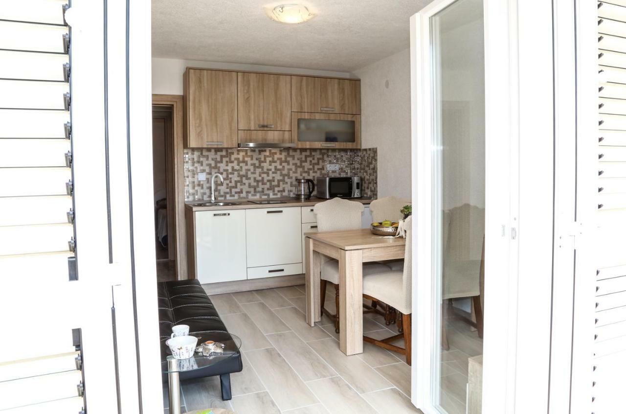 Apartment Marina Pavic Хвар Экстерьер фото