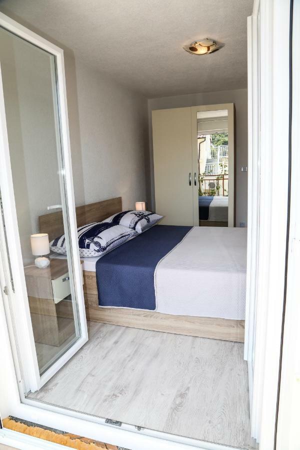 Apartment Marina Pavic Хвар Экстерьер фото