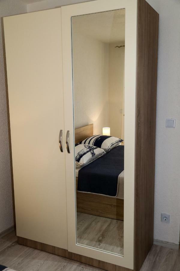 Apartment Marina Pavic Хвар Экстерьер фото